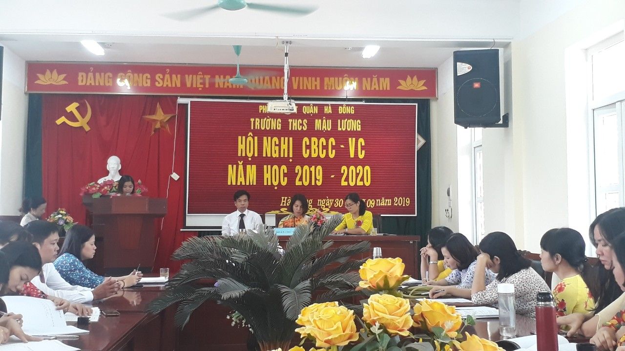 Sáng thứ 2 ngày 30/09/2019 trường THCS Mậu Lương tổ chức Hội nghị CBCC-VC năm học 2019-2020