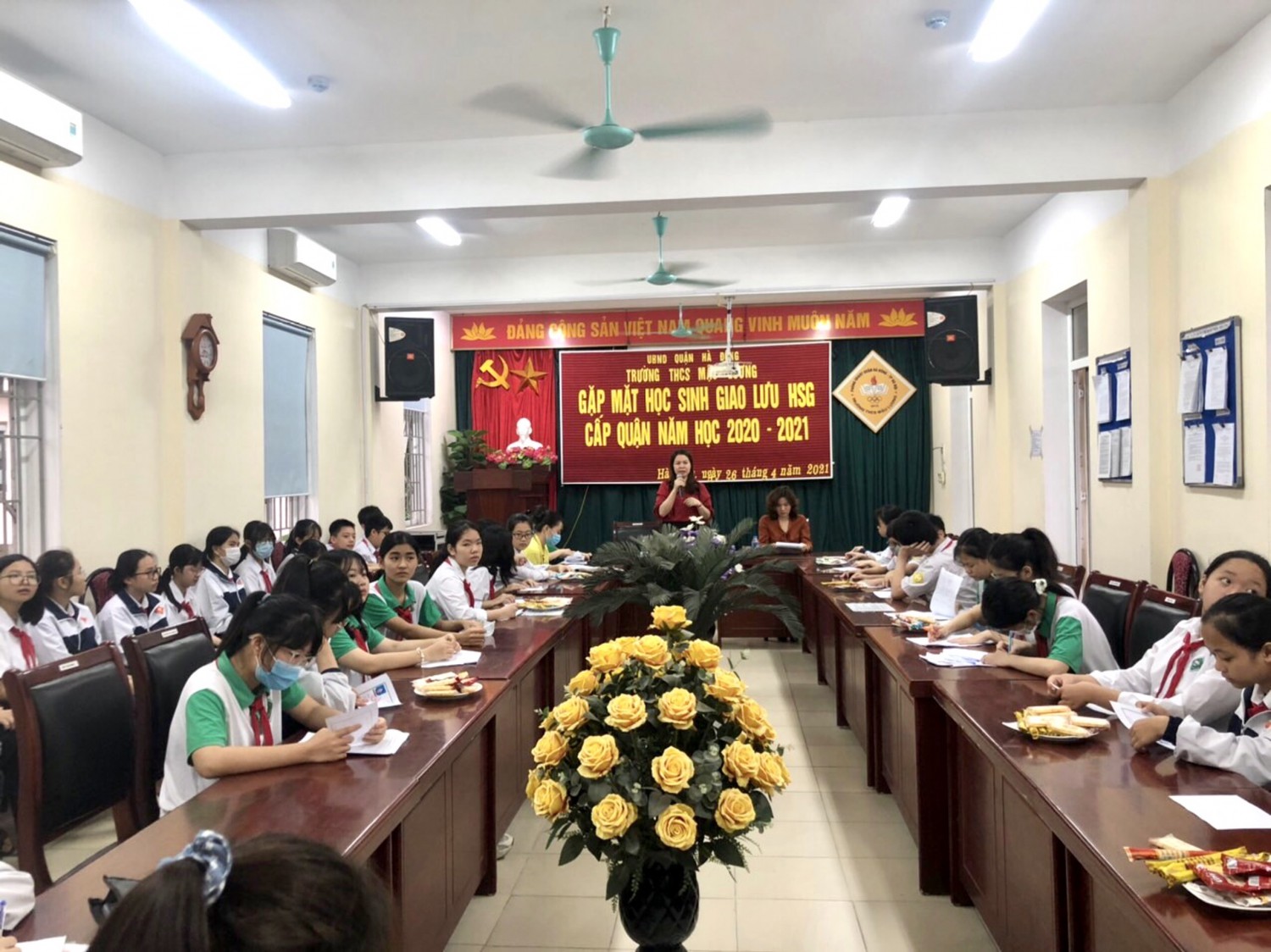 GẶP MẶT HỌC SINH THAM GIA GIAO LƯU HỌC SINH GIỎI CẤP QUẬN NĂM HỌC 2020-2021